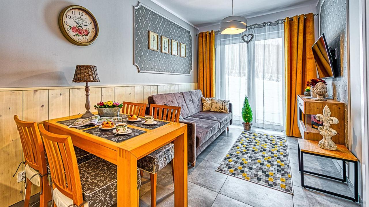 Apartament Francuski - 5D Apartamenty Swieradow-Zdroj Luaran gambar